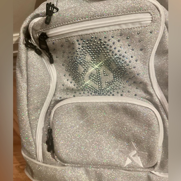 Perfect condition CA Rebel backpack! - Picture 4 of 6